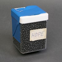 Dose mit Kunststoffgranulat (HDPE)