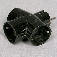 Dreifachverteilerstecker